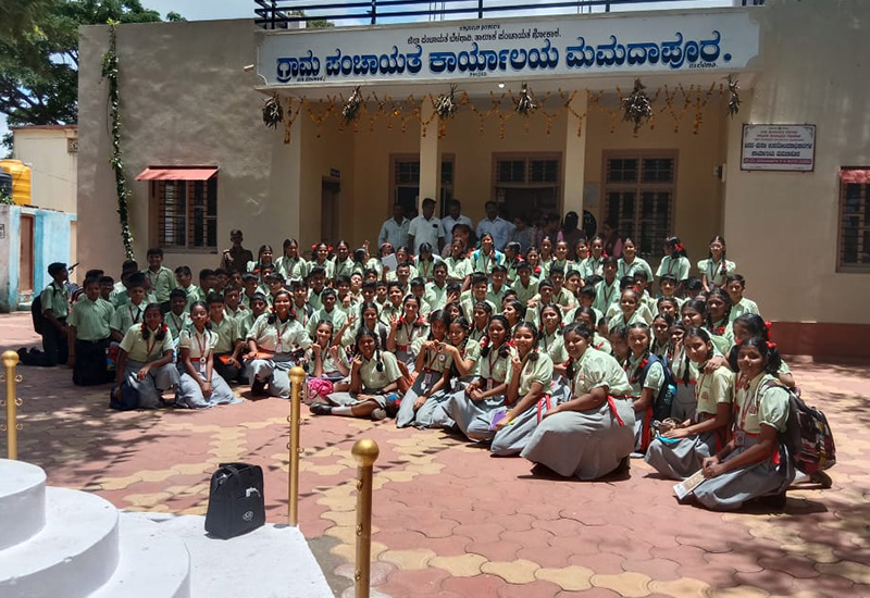 Grade 8 students to the Gram Panchayat Office in Mamadapur