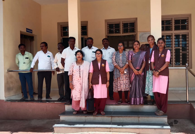 Grade 8 students to the Gram Panchayat Office in Mamadapur