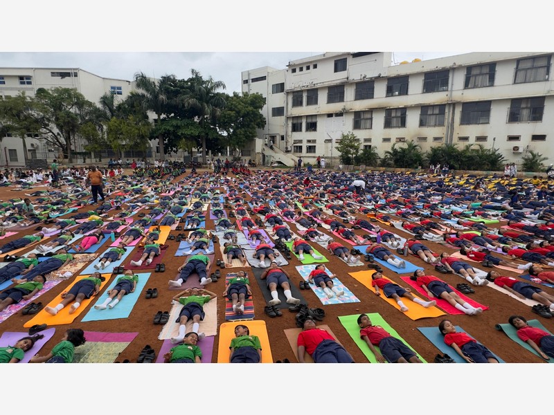🎉🌍 World Yoga Day & Music Day Celebration at KLE Mahadevappanna Munavalli School, Gokak 🎶🧘‍♀️