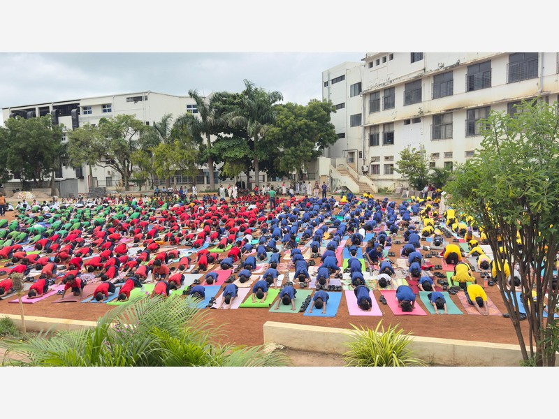 🎉🌍 World Yoga Day & Music Day Celebration at KLE Mahadevappanna Munavalli School, Gokak 🎶🧘‍♀️